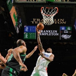 优直播足球-快艇初露冠军相？三节打花联盟第一 给双探花上课