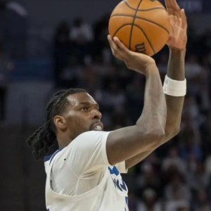 NBA优直播-遭绯闻球员打爆！里德能攻能防成湖人难解对位